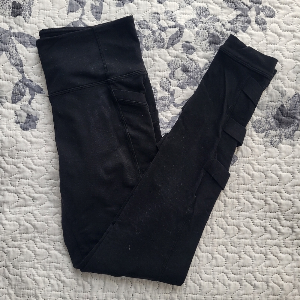 Athleta Black Criss Cross Back Lattice Leggings Size S
